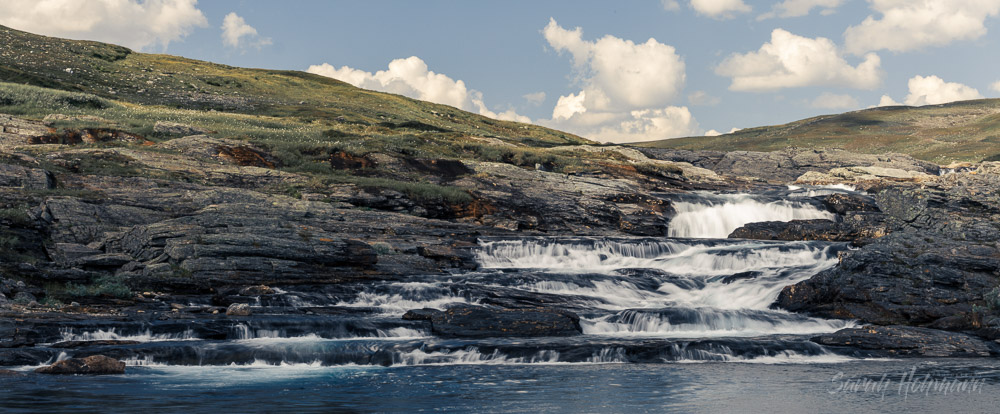 image of a plateau waterfall in swedish lapland